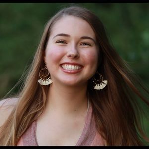 Meet your Posher, Alaina